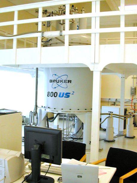 Bruker 800